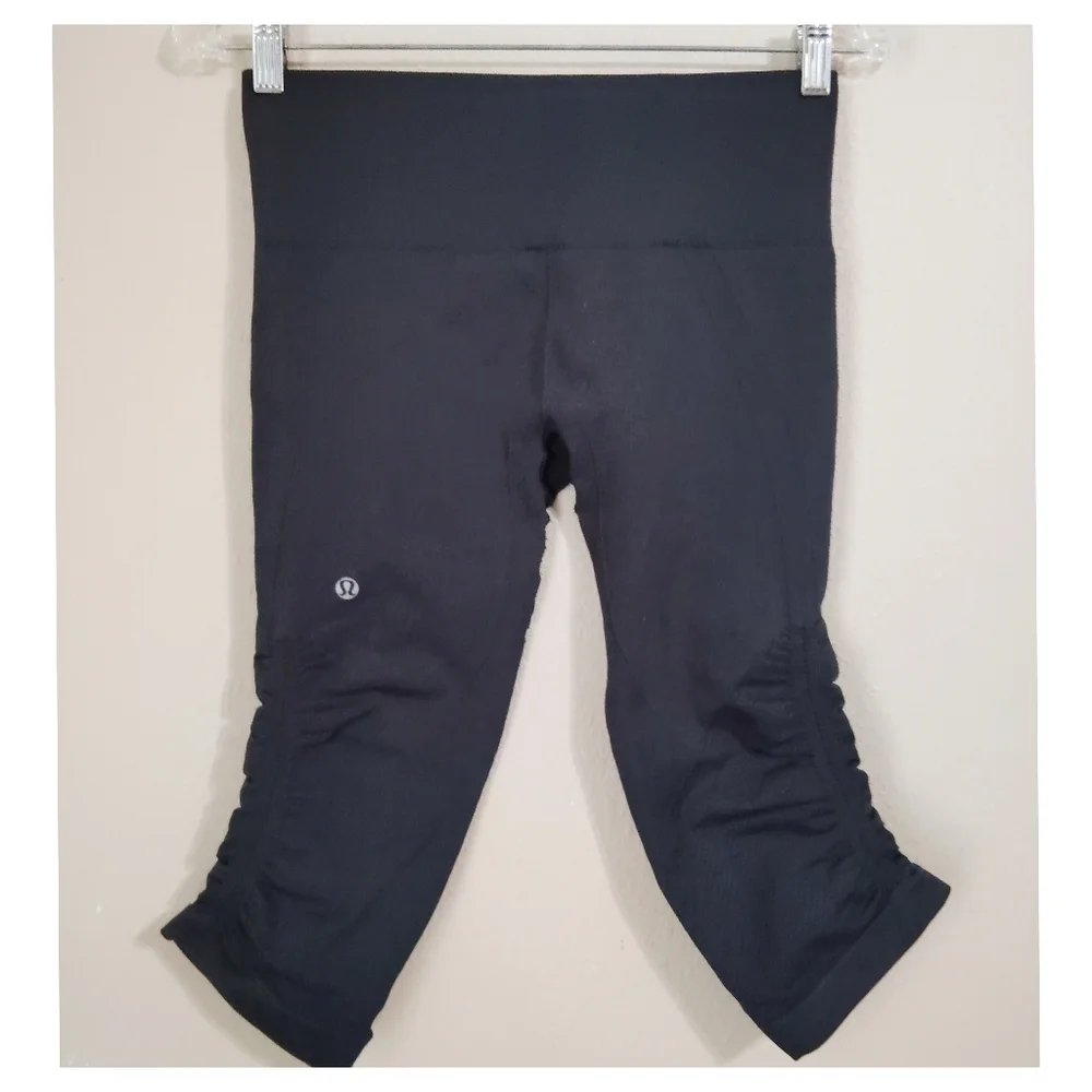 Lululemon Ebb And Flow Crop II Size 6